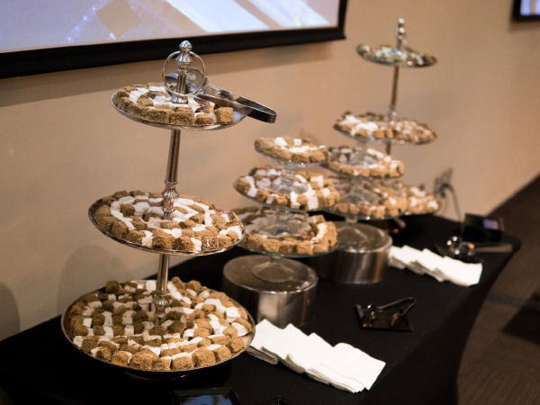 Details, like the S’more treats (marshmallows dipped in chocolate and dusted with crushed graham crackers) and local craft beers, added to the evening’s delights.